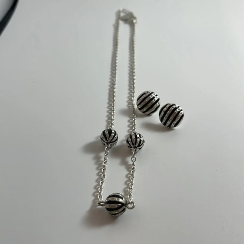 Baskin Brothers Silver Tone Chain Black Sphere Rhinestones Necklace w/ earrings